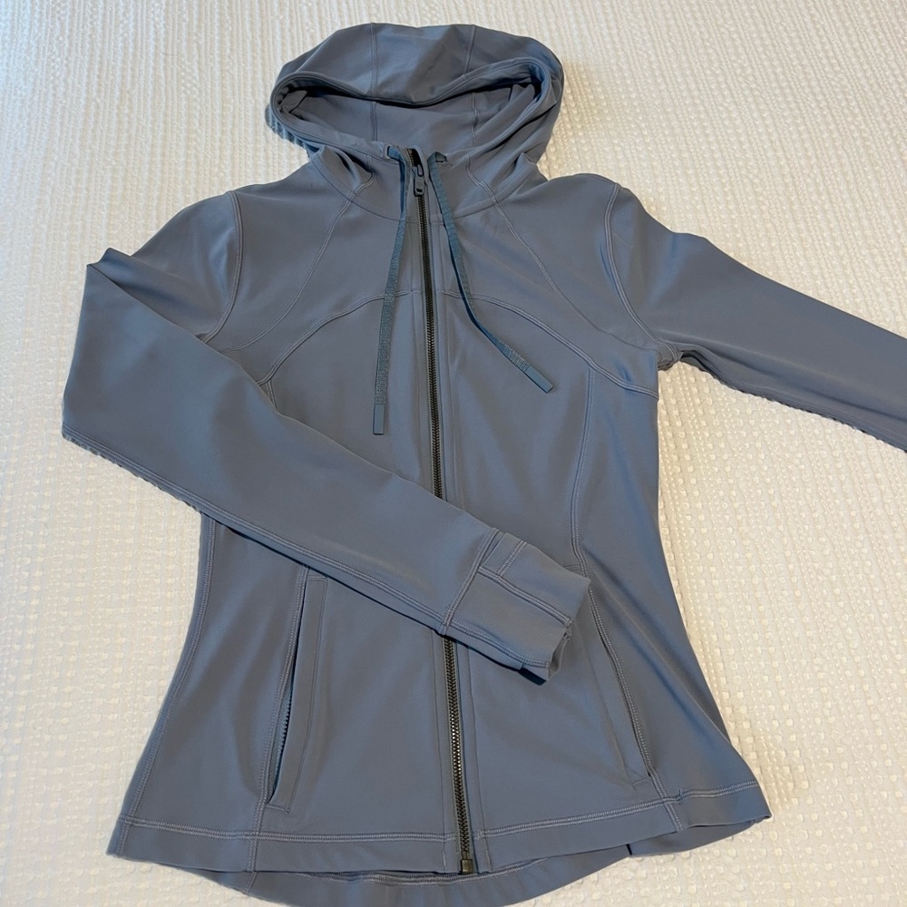 Women’s Lululemon Define Hooded Jacket in Size 6